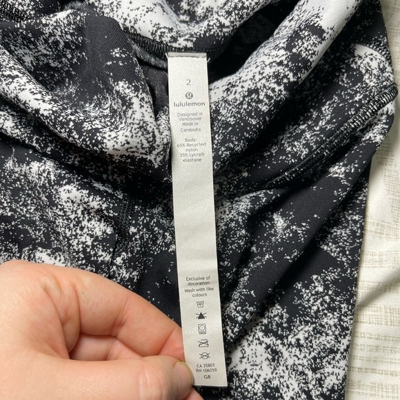 Lululemon Women Wunder Under Hugh Rise Black and white Leggings in 2 - Picture 10 of 11